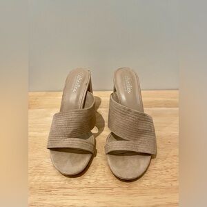 Charles By Charles David Beige Ribbed Sandals